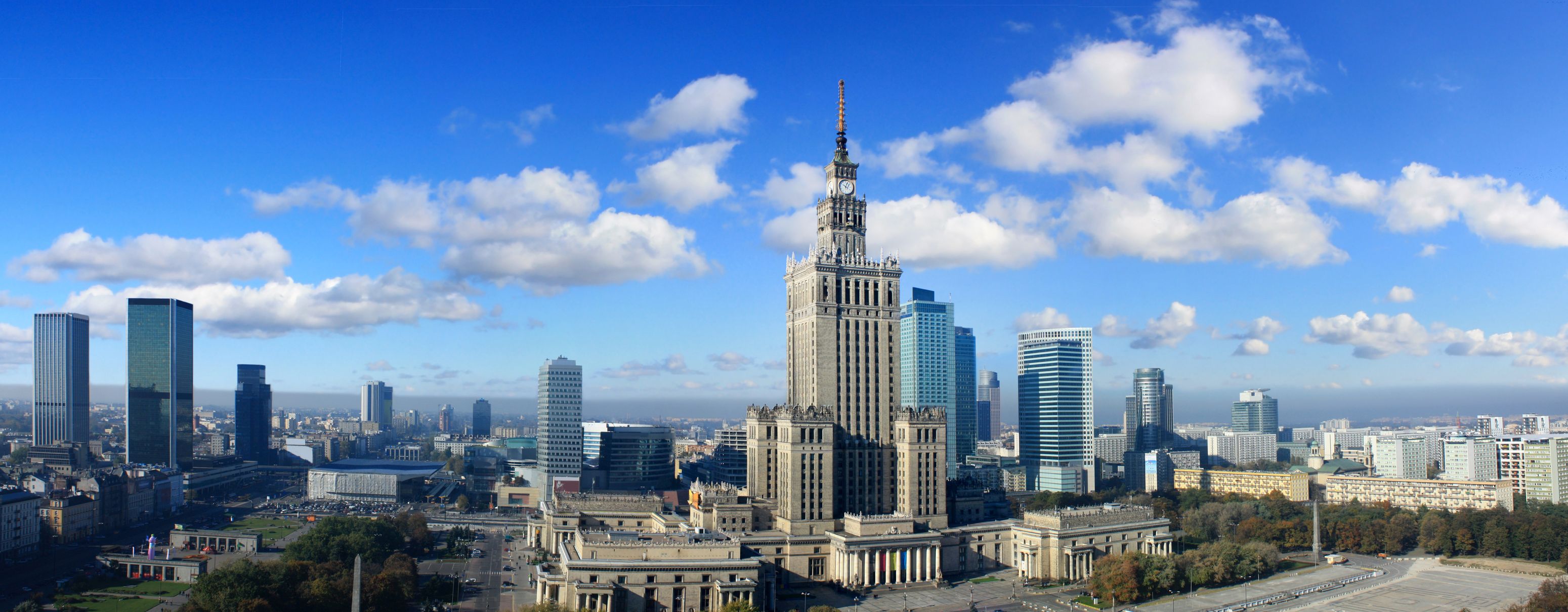 Warszawa-panorama-blue-7518x2936-6365x2486-cm-300-dpi-ChromaStock_10690281